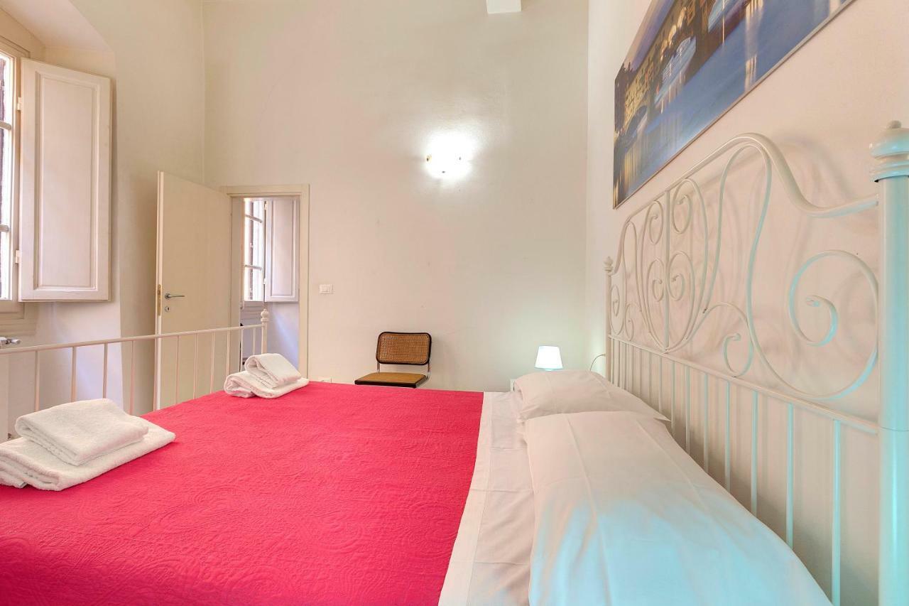 Appuntamento A Ponte Vecchio Apartment Florence Luaran gambar